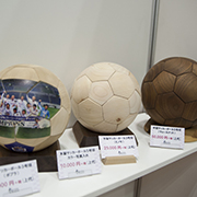 木製サッカーボール