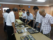 開発商品の試食会を実施